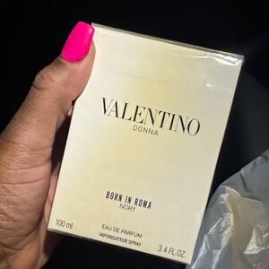 Valentino Donna Born in Roma Ivory Eau de Parfum